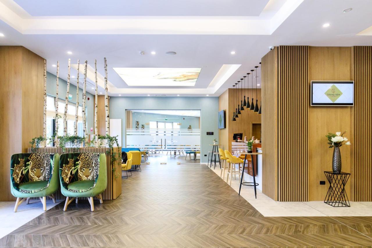 Grand View Hotel & Suites Copou Iasi Ngoại thất bức ảnh