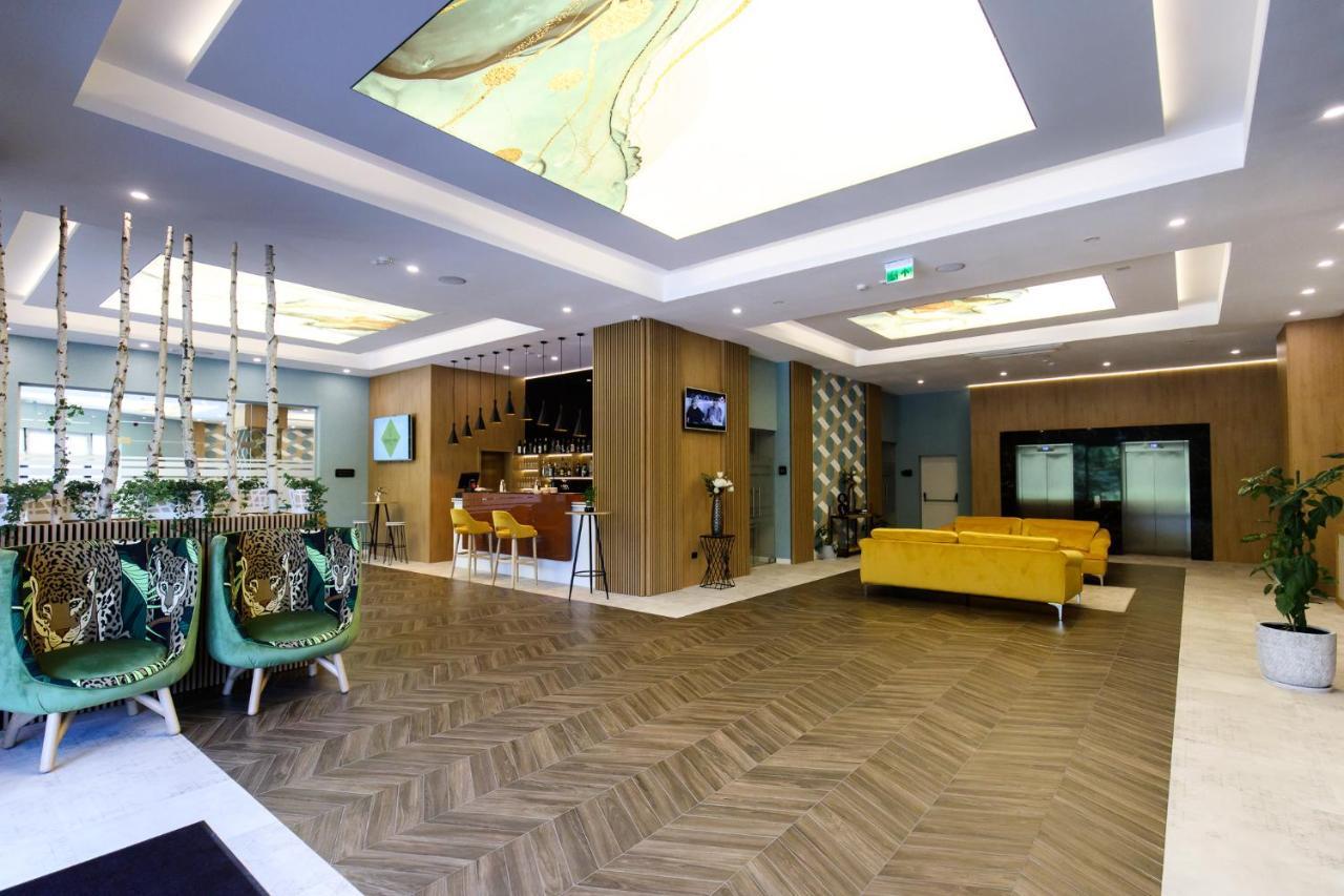 Grand View Hotel & Suites Copou Iasi Ngoại thất bức ảnh