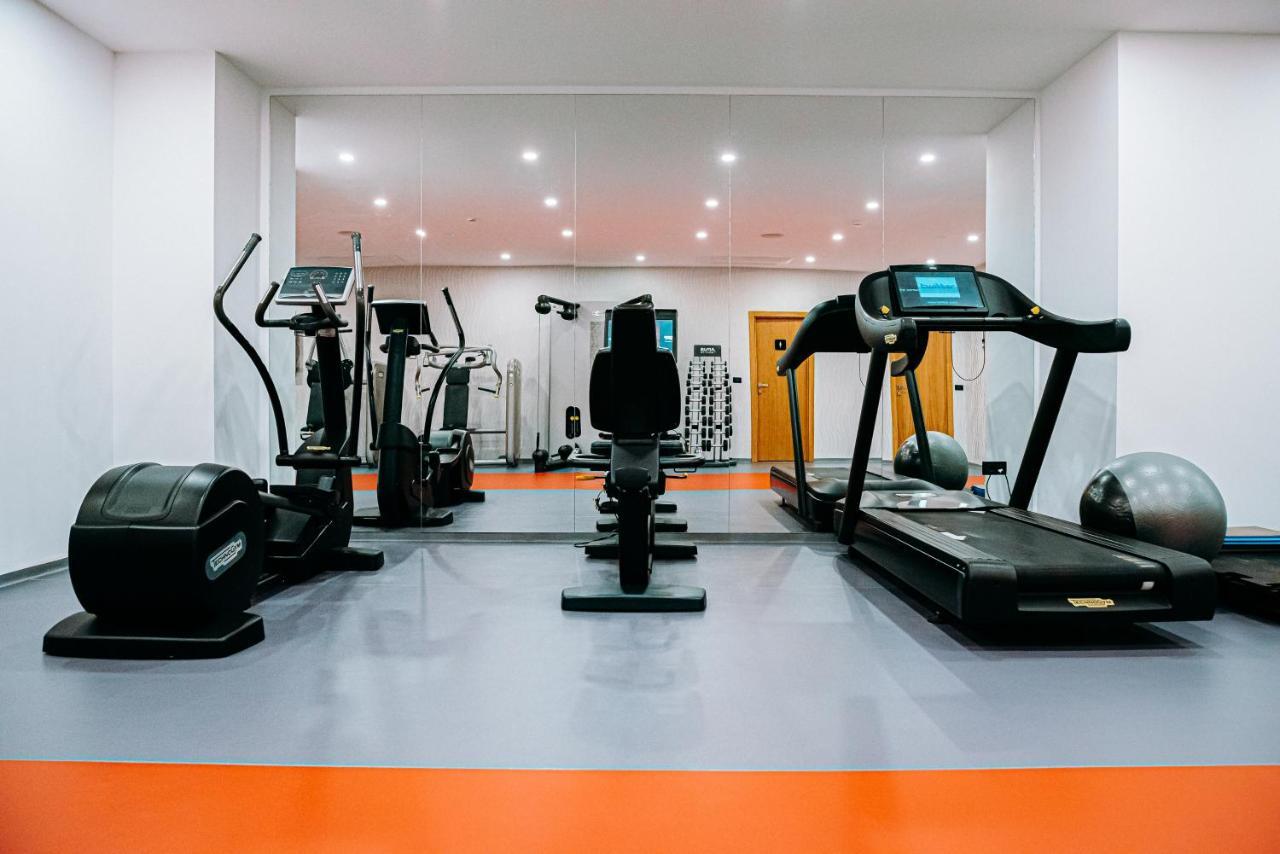 Grand View Hotel & Suites Copou Iasi Ngoại thất bức ảnh