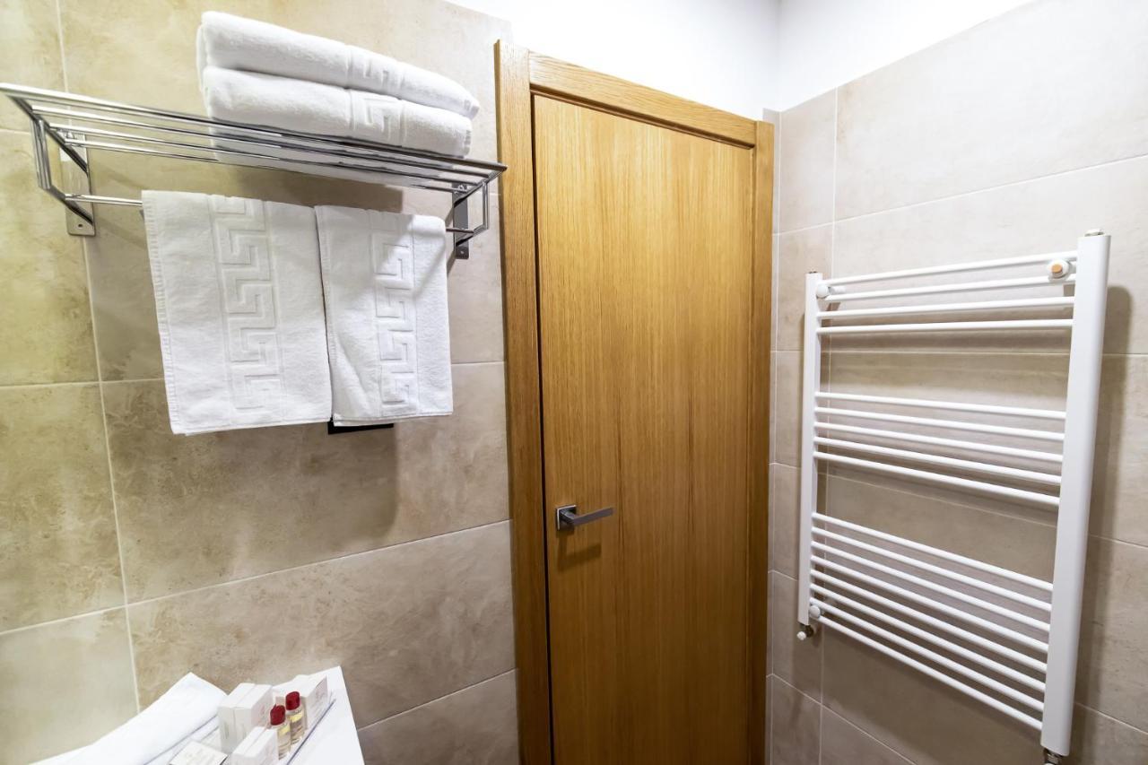 Grand View Hotel & Suites Copou Iasi Ngoại thất bức ảnh