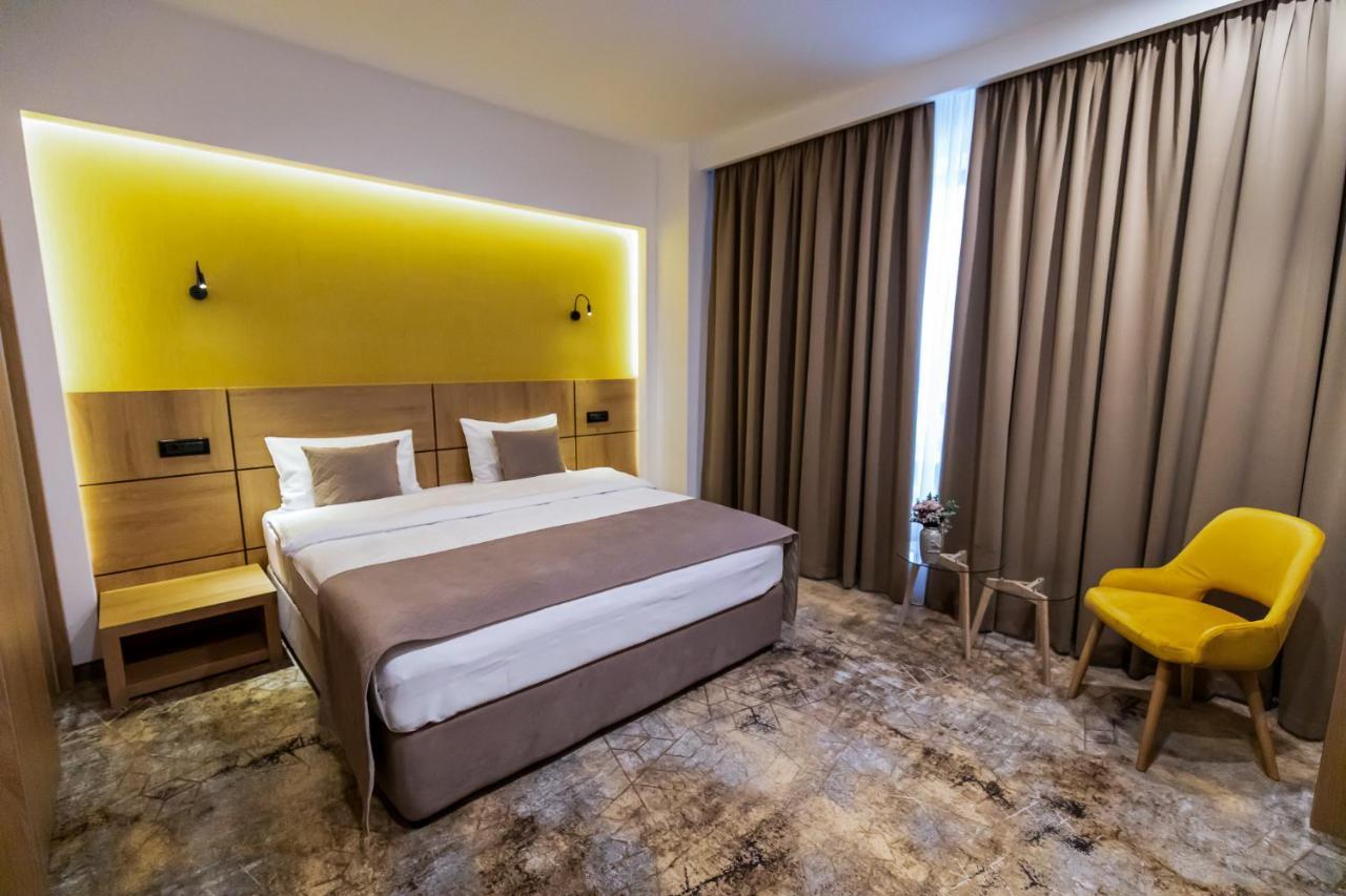 Grand View Hotel & Suites Copou Iasi Ngoại thất bức ảnh