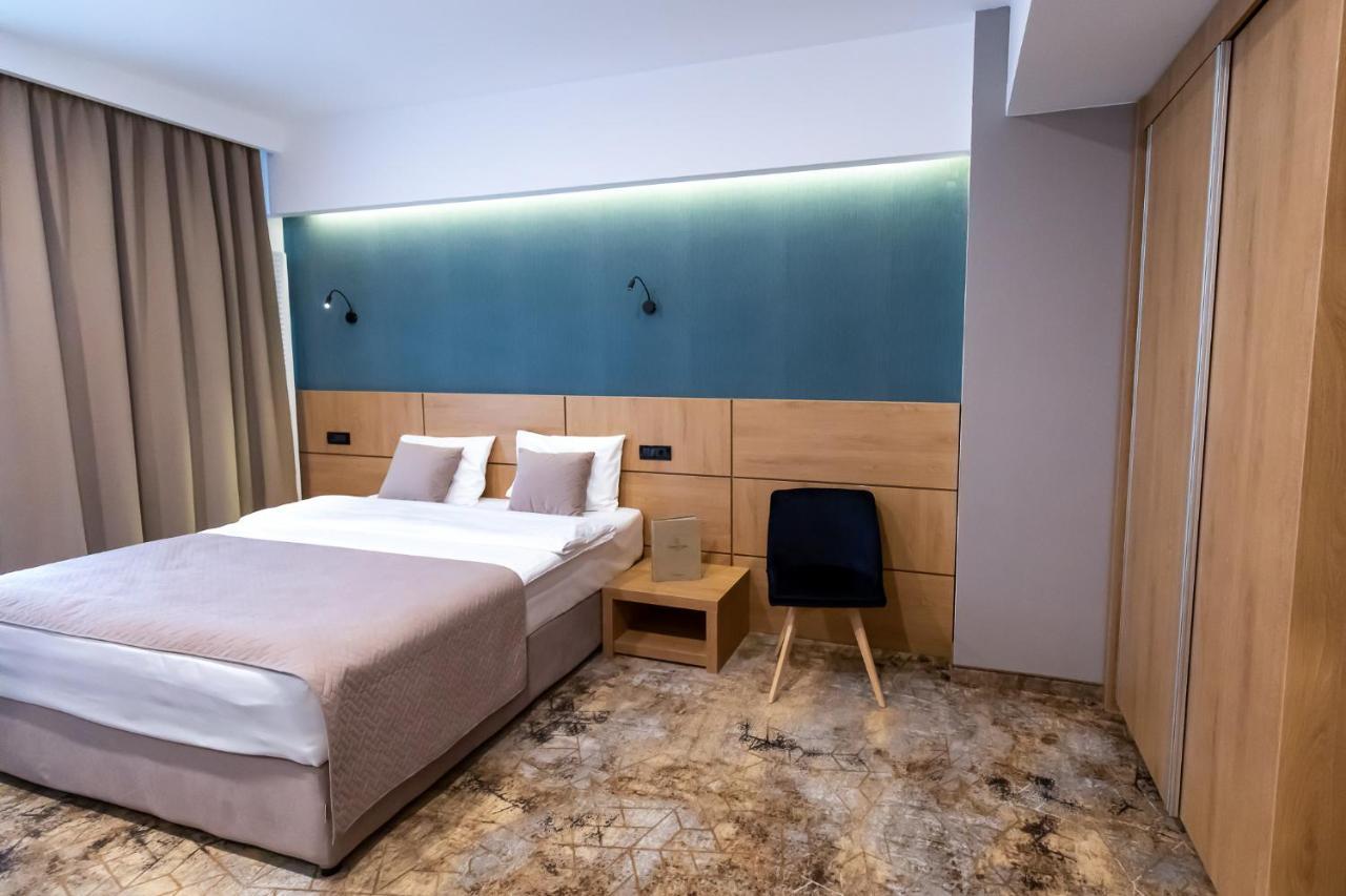 Grand View Hotel & Suites Copou Iasi Ngoại thất bức ảnh