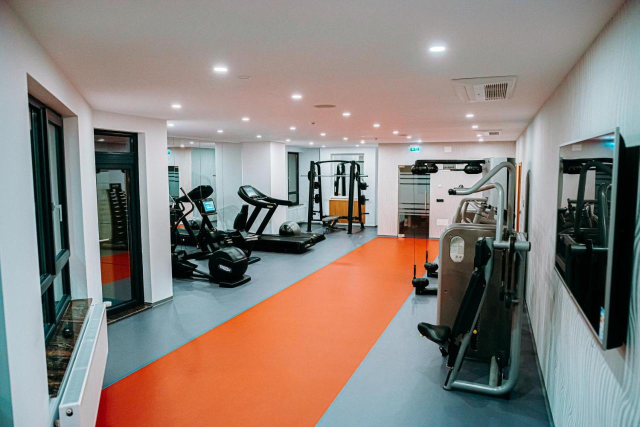Grand View Hotel & Suites Copou Iasi Ngoại thất bức ảnh